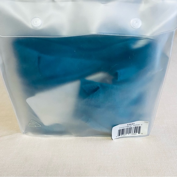 NWT RARE! Bombshell Sportswear Curves Leggings Limited Edition Seafoam S, Small - Picture 4 of 15